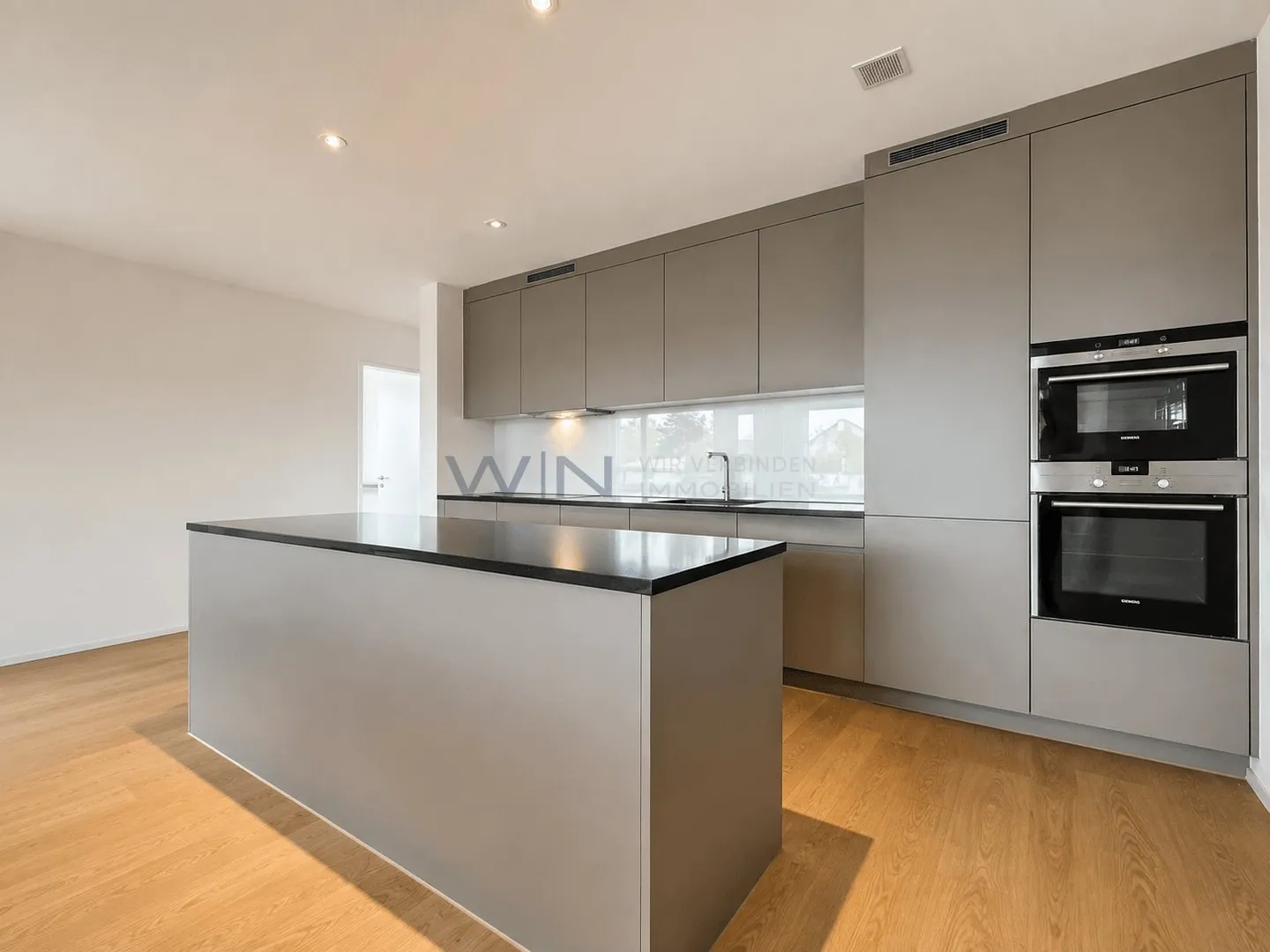 Spacious Minergie Apartment - Photo 8 of 13