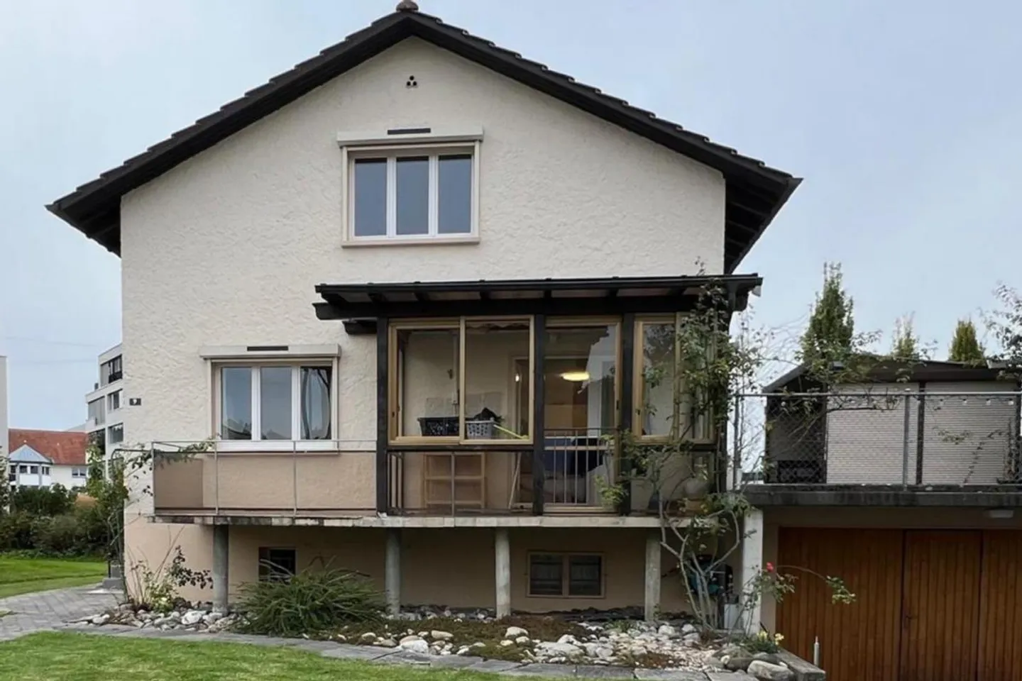 Single-family house with winter garden, terrace and garden in a quiet residential area - Photo 1 of 6