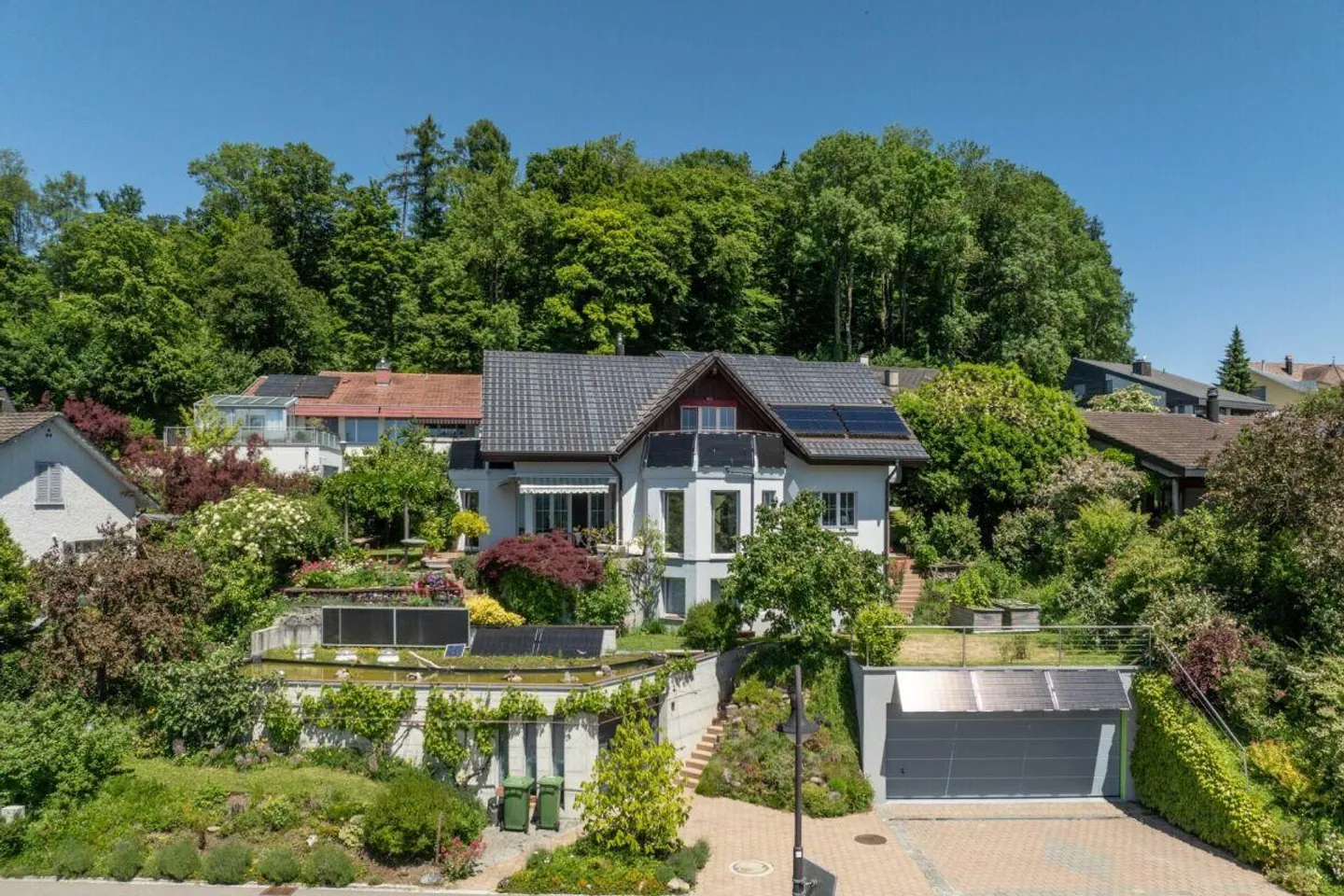 15 minuti da Bülach: Casa unifamiliare indipendente in posizione panoramica con due D... - Foto 1 di 13