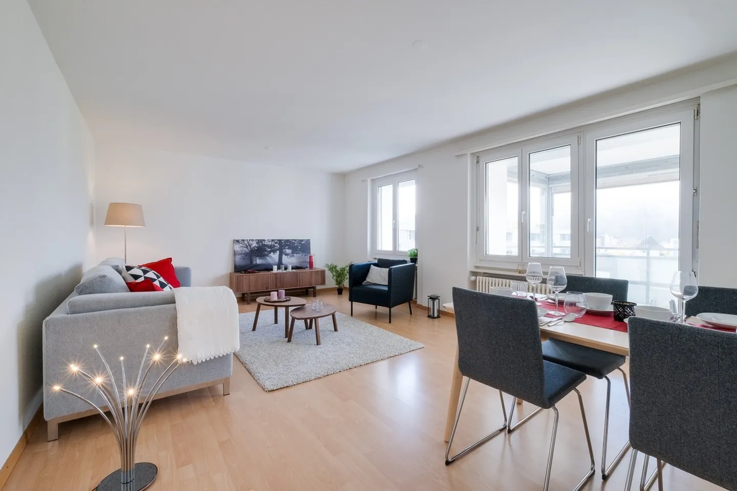 Spacious 3-room apartment in a family-friendly neighborhood! - Photo 2 of 8