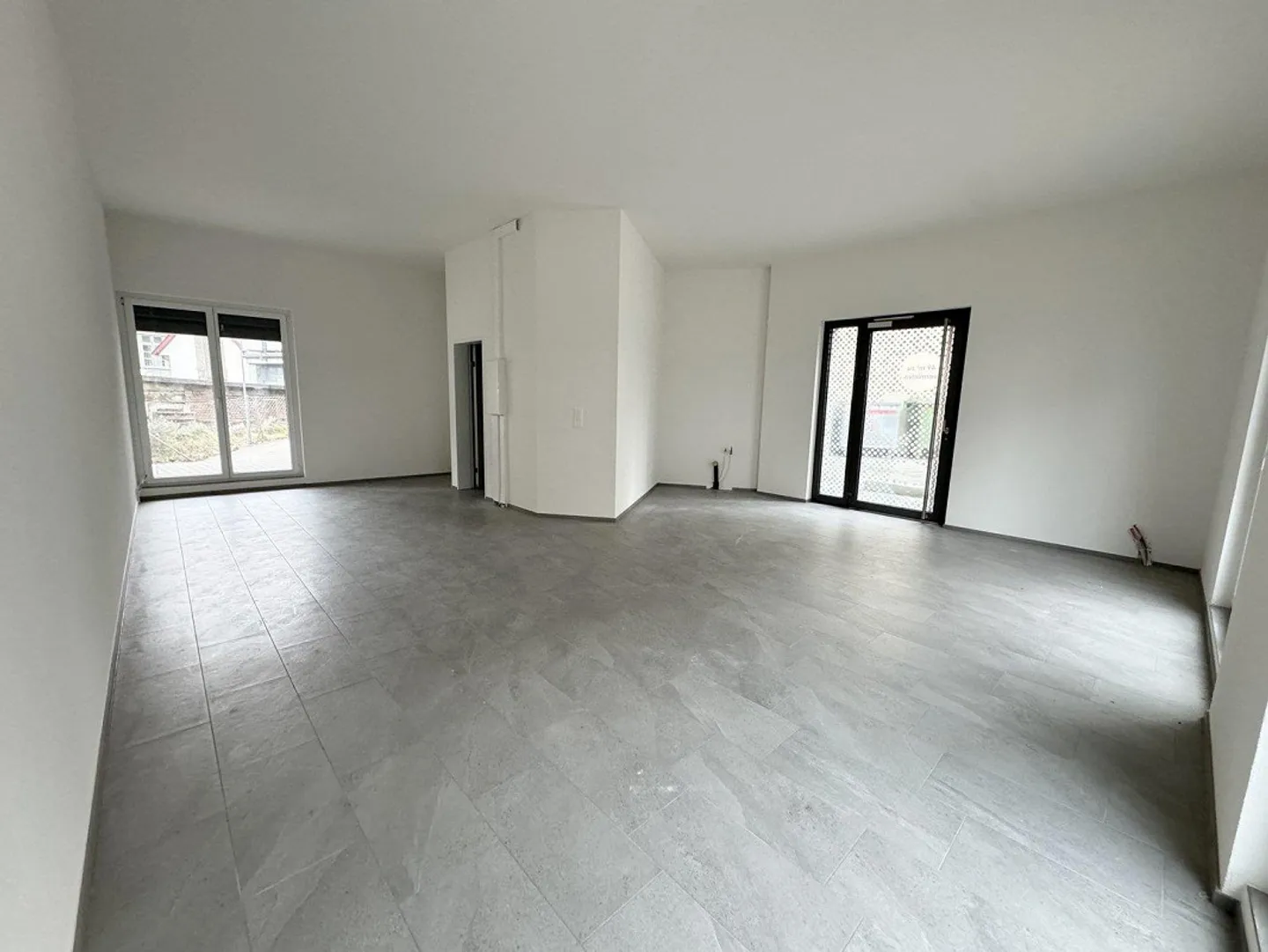 Vielseitige Gewerbeeinheit in Neuhausen - Foto 2 von 6
