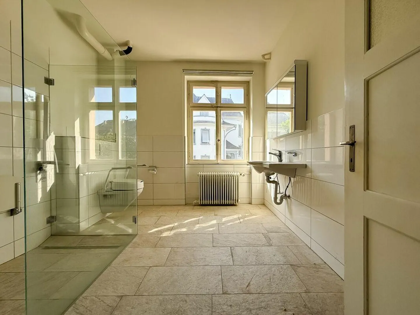 Representative Townhouse with 250m2 in Gundeli - Photo 8 of 12