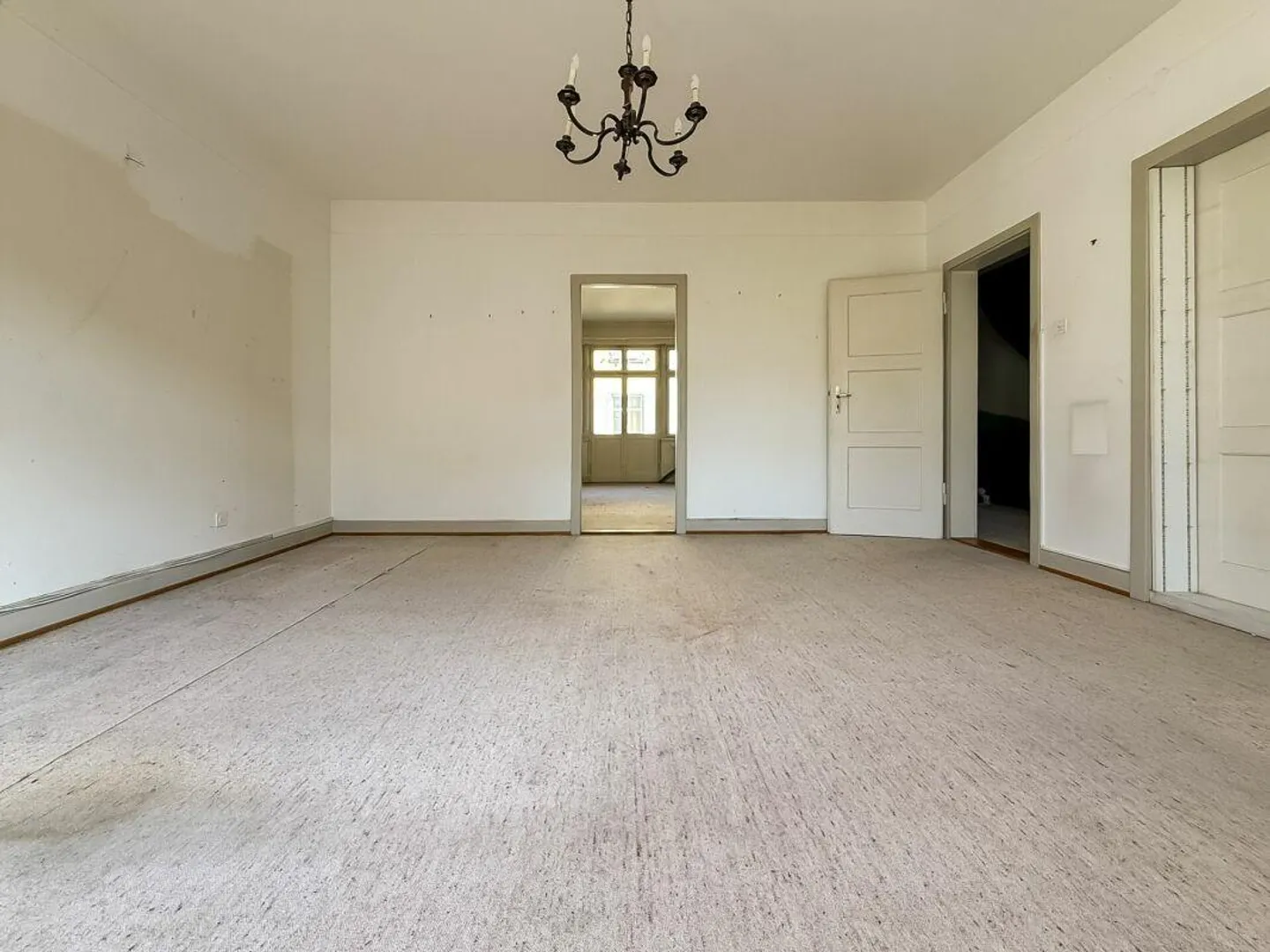 Representative Townhouse with 250m2 in Gundeli - Photo 6 of 12
