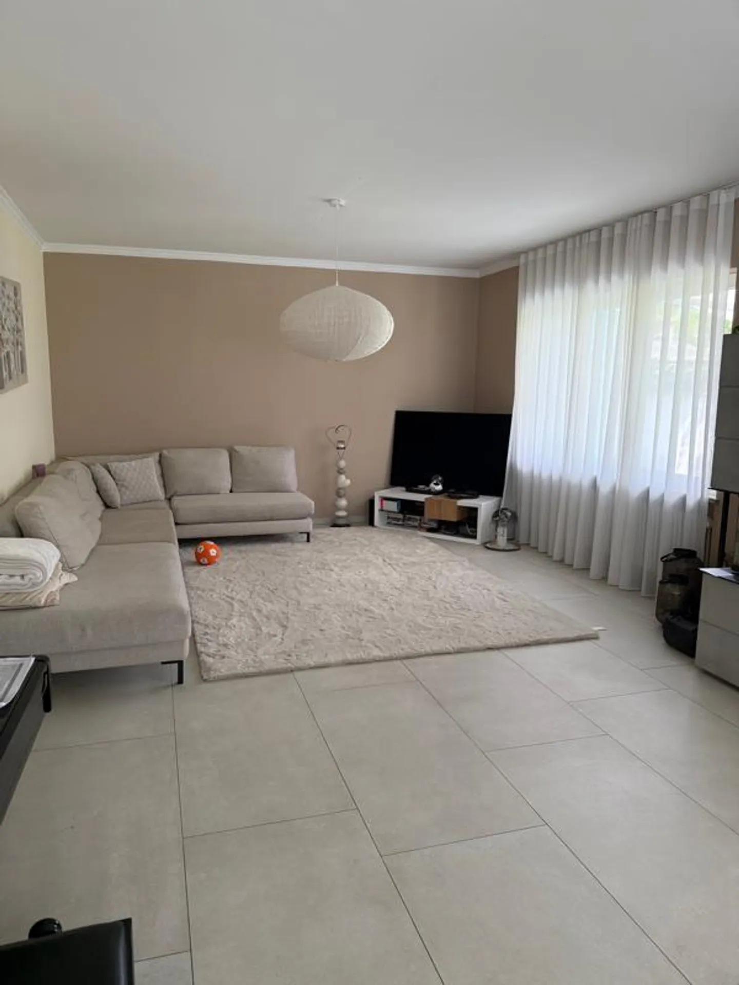 Geräumiges Familienhaus mit Garten - Foto 1 von 1