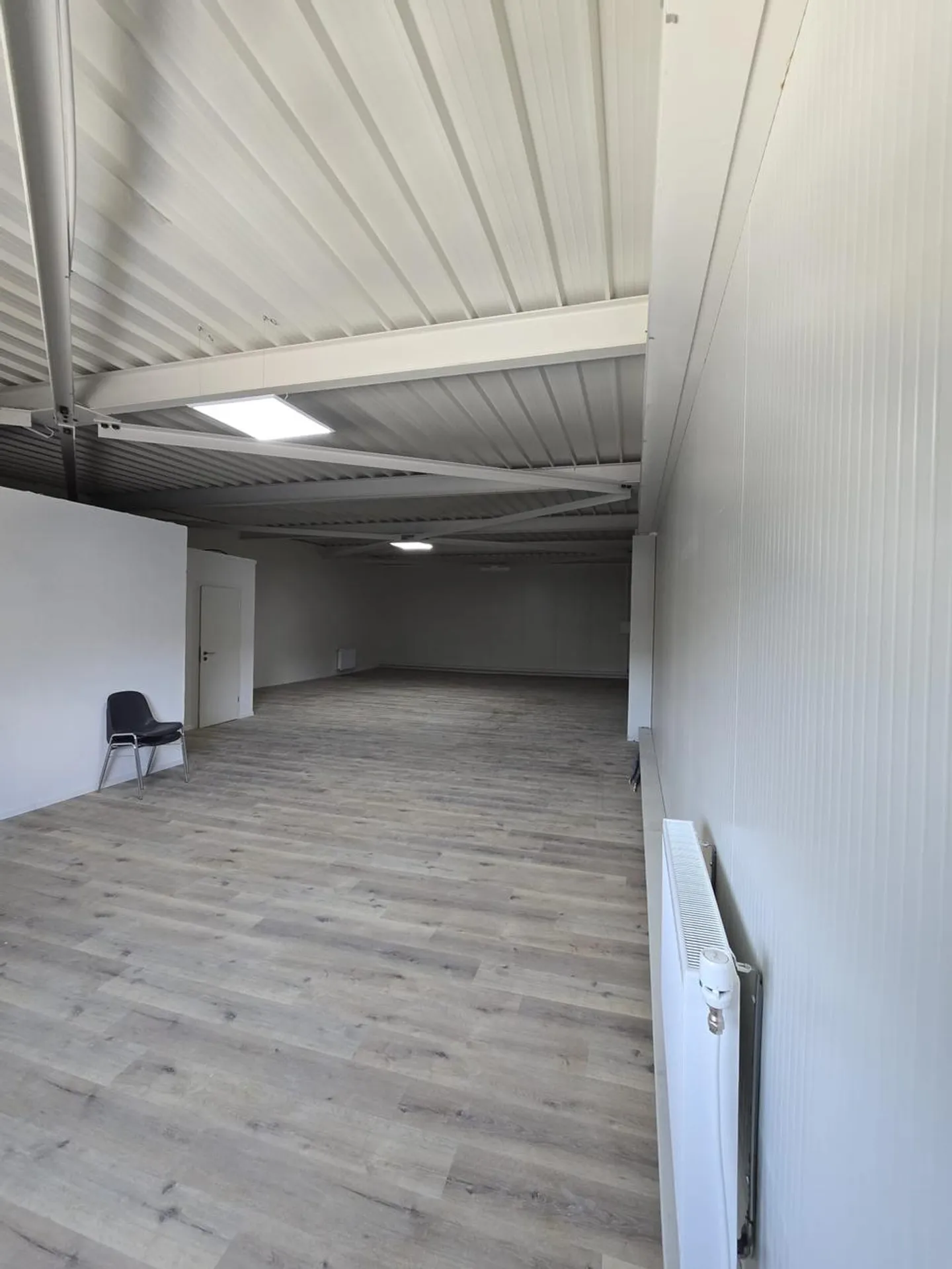 Superb new premises on two floors of 232m2 with two parking spaces included - Photo 3 of 9