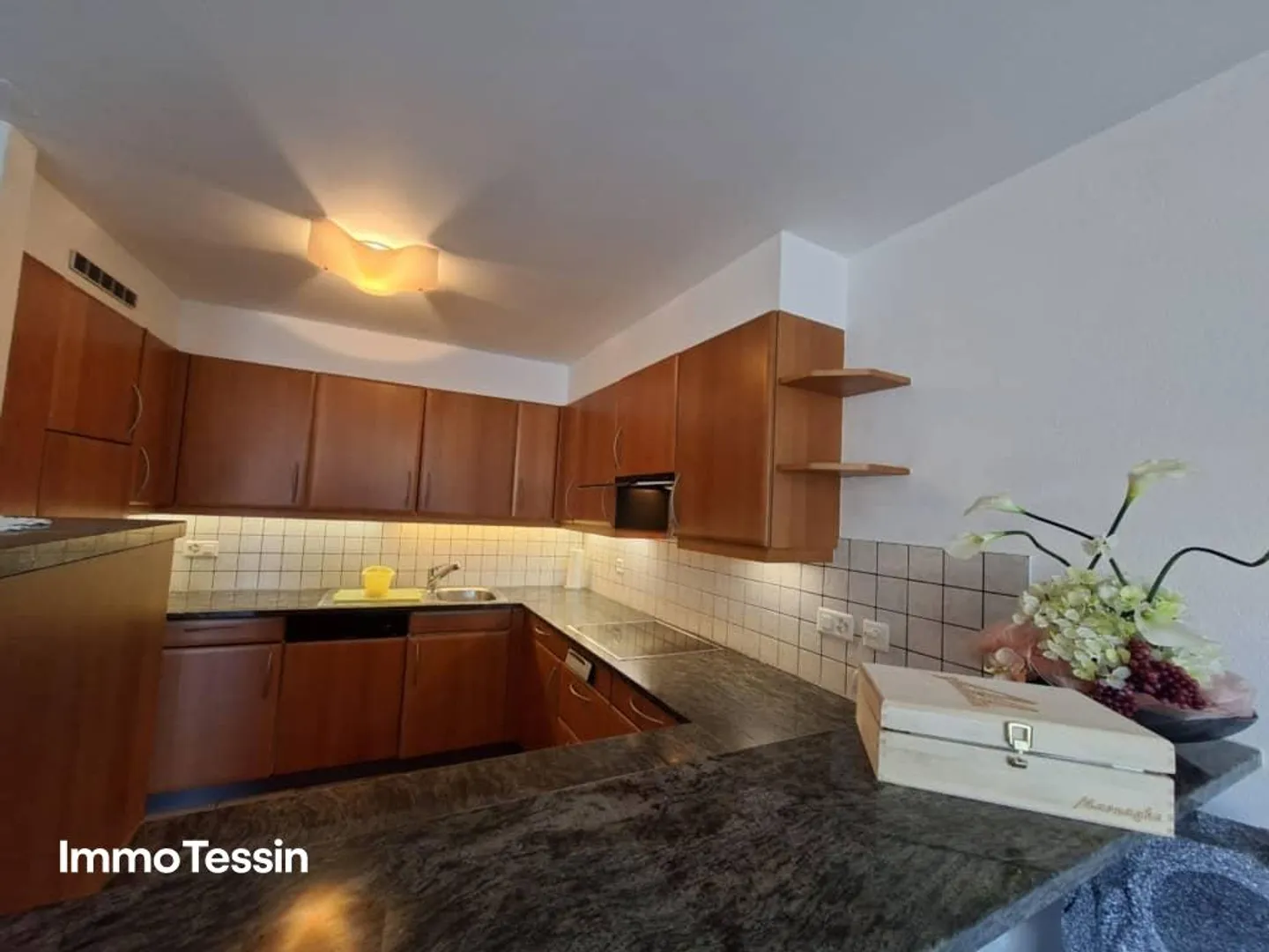 OPPORTUNITÀ: Oasi di benessere con vista fantastica sul lago d... - Foto 13 di 13