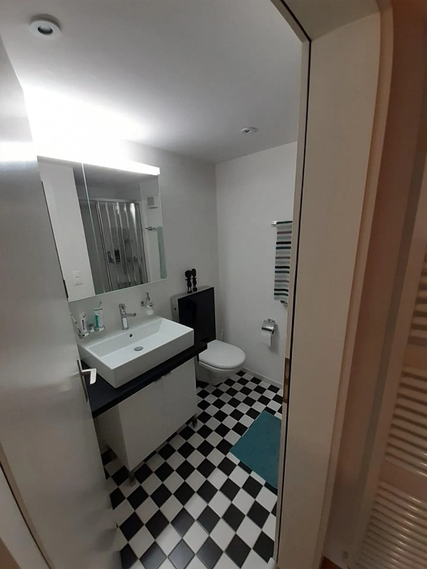 2 Room Attic Apartment - Photo 6 of 7