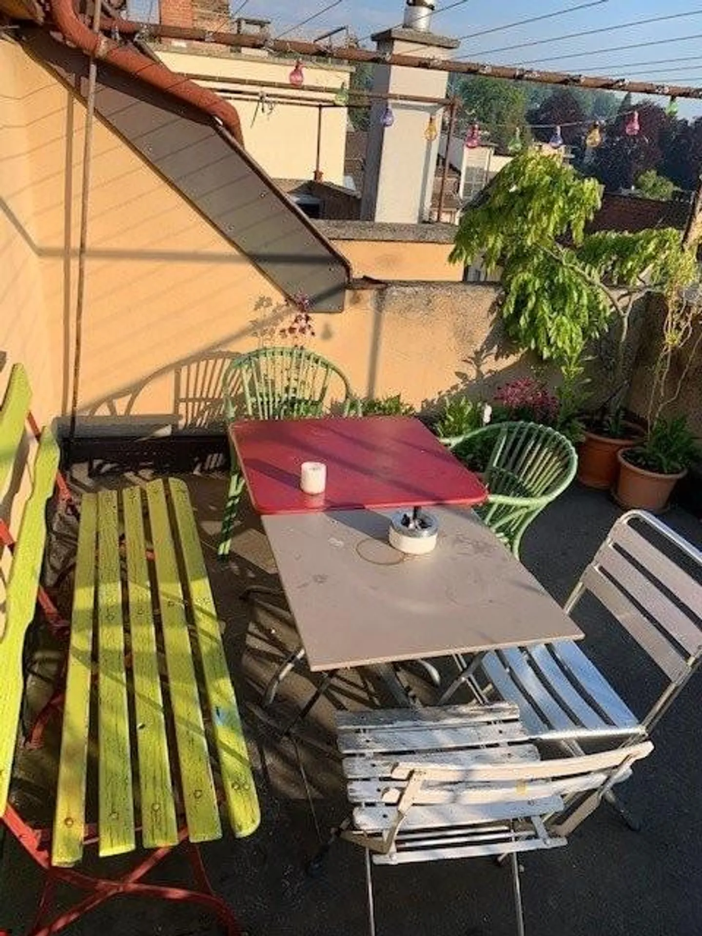 Top rénové 2 pièces mansarde avec terrasse sur le toit à usage commun - Photo 9 sur 9