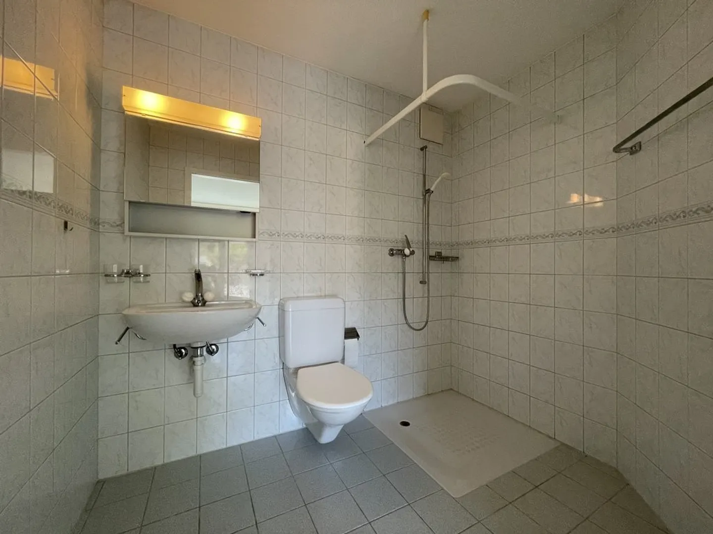 CORDAST - 1.5 pièces au 2ème étage - Photo 7 sur 7