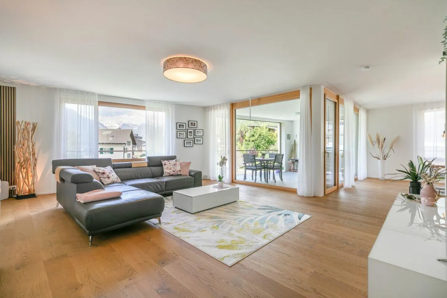 4.5-Zi-Wohnung mit unverbaubarer Weitsicht - Foto 2 von 13
