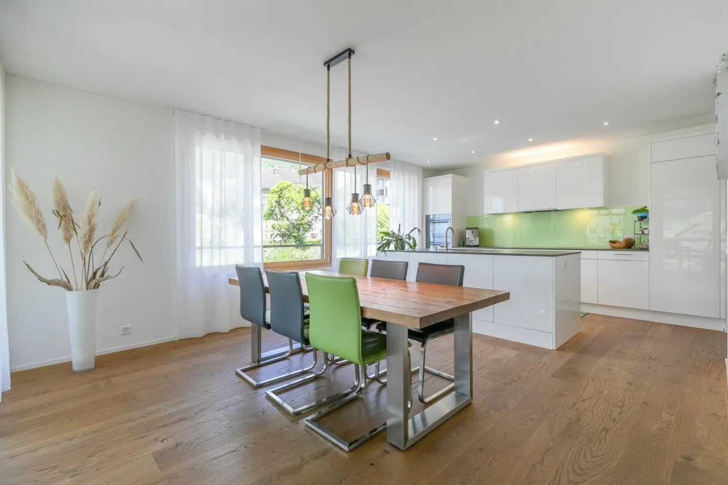 4.5-Zi-Wohnung mit unverbaubarer Weitsicht - Foto 6 von 13