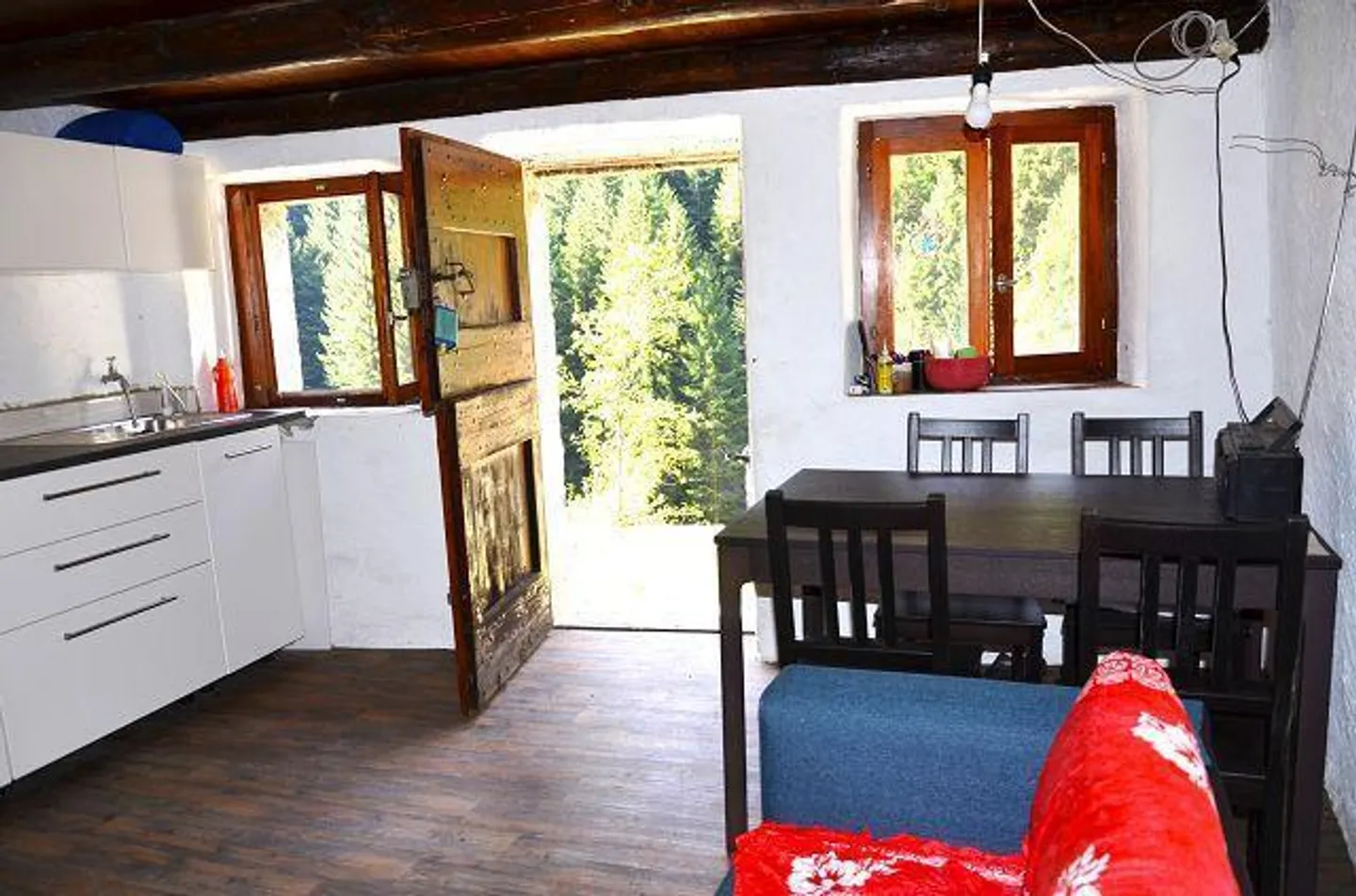 2 Rustic Houses in the Mountains with Small Garden - Photo 2 of 13