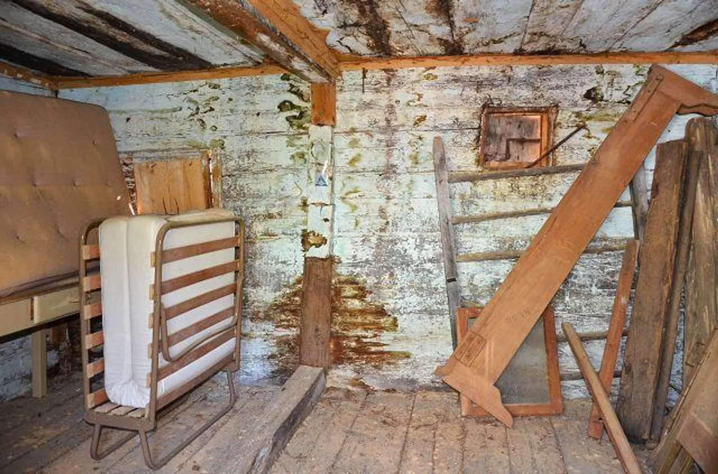 2 Rustic Houses in the Mountains with Small Garden - Photo 11 of 13