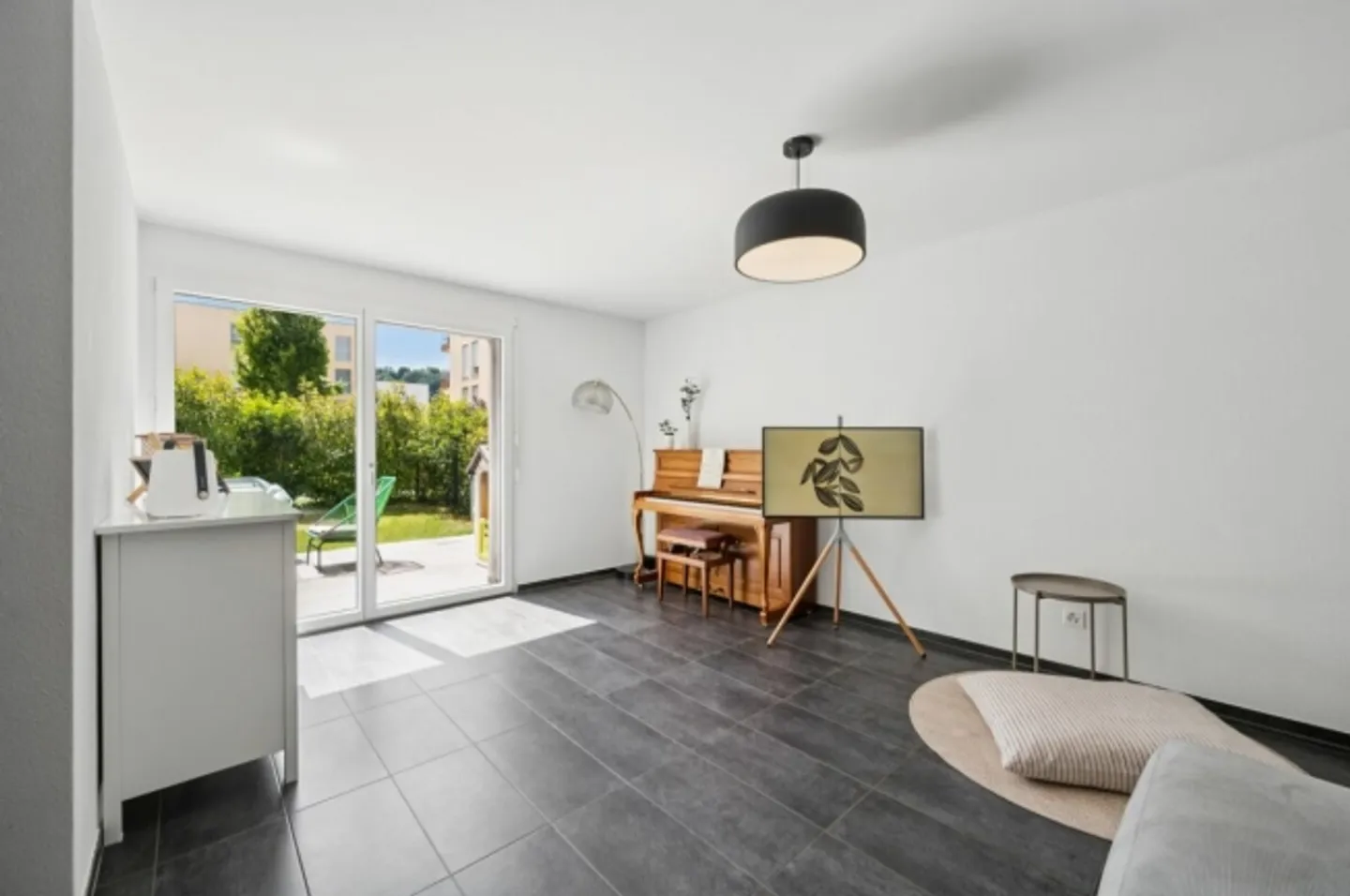 Modernes 5.5-Zimmer-Reihenmittelhaus in Seenähe - Ihr neues Zuhause in Sugiez - Foto 4 von 13