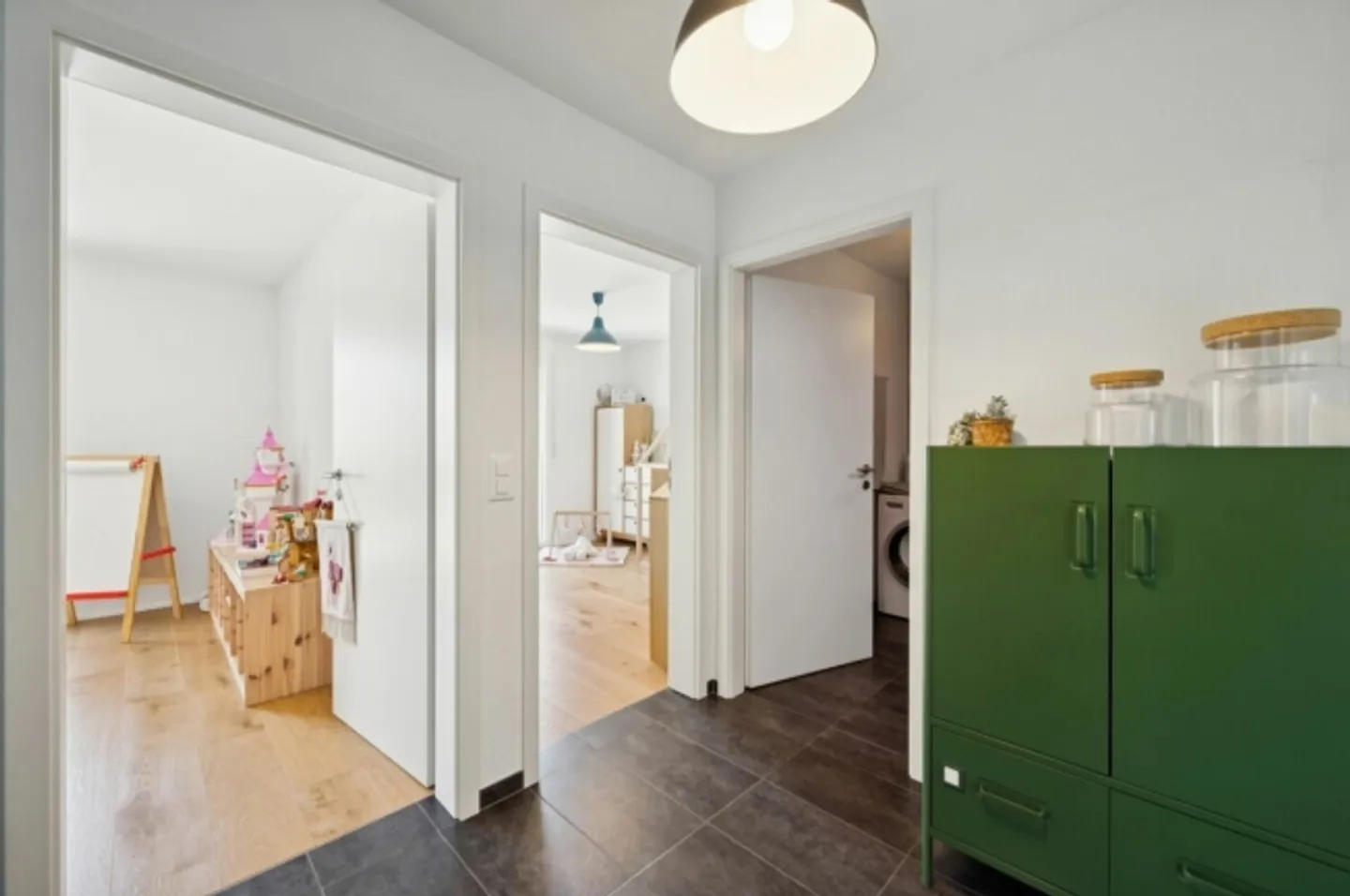 Modernes 5.5-Zimmer-Reihenmittelhaus in Seenähe - Ihr neues Zuhause in Sugiez - Foto 6 von 13