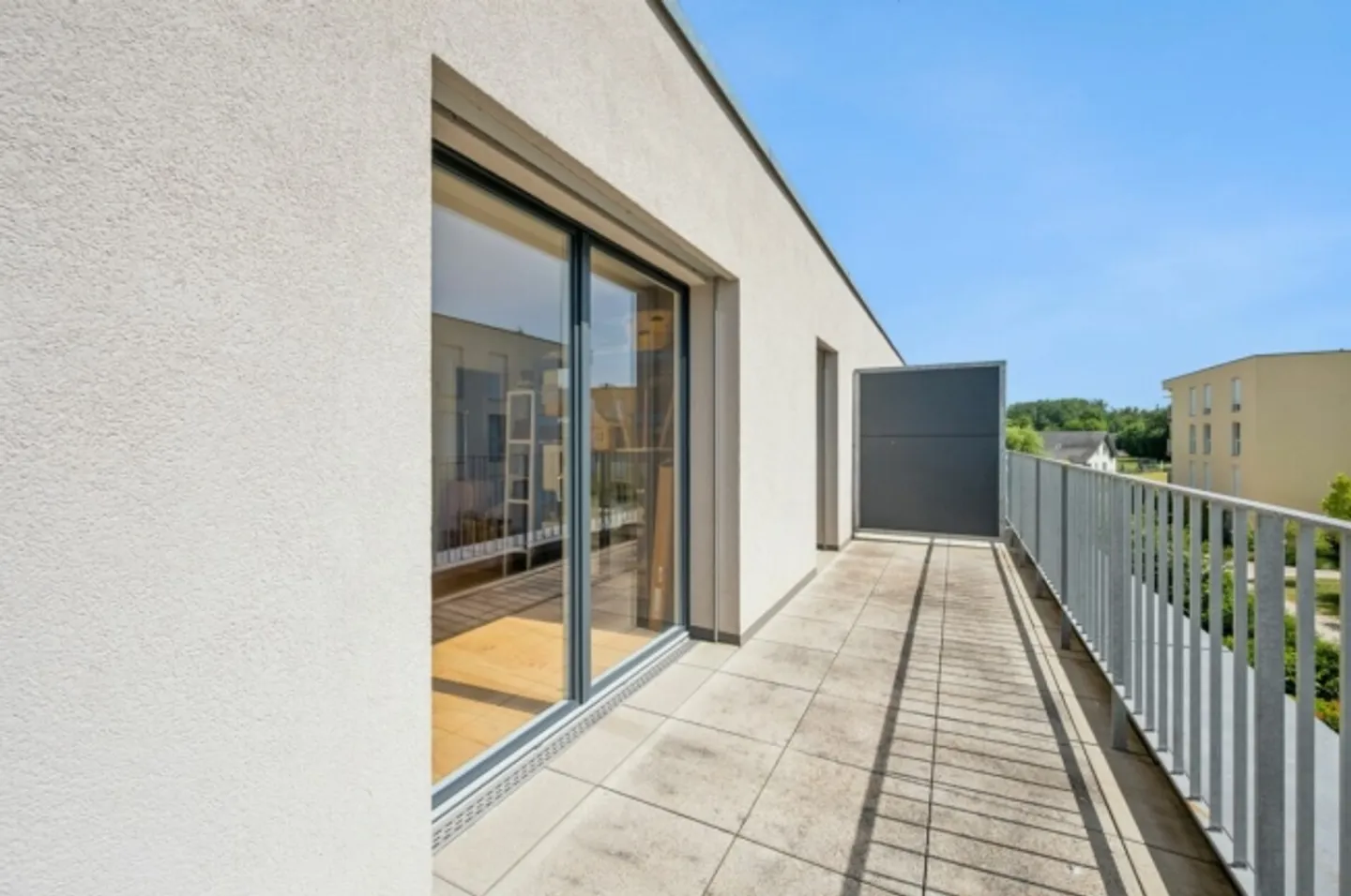 Modernes 5.5-Zimmer-Reihenmittelhaus in Seenähe - Ihr neues Zuhause in Sugiez - Foto 11 von 13