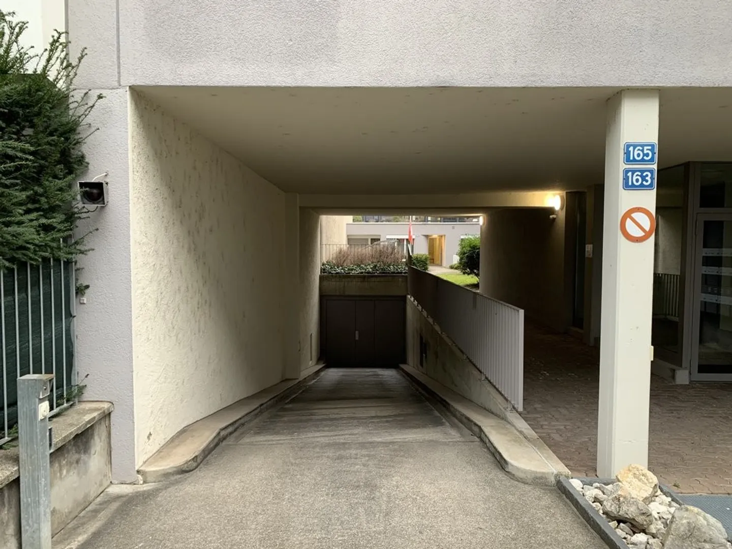 Parcheggio esterno in affitto - Foto 2 di 2