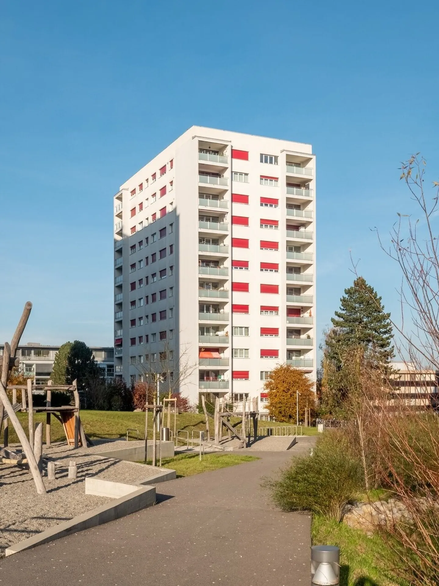 Appartement rénové de 3,5 pièces à Fribourg ! - Photo 2 sur 8