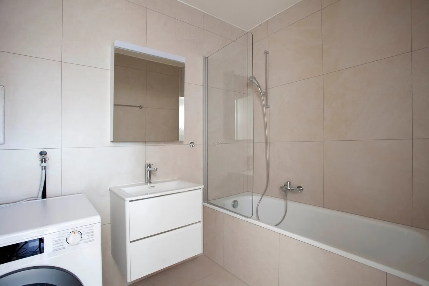 Appartement rénové de 3,5 pièces à Fribourg ! - Photo 6 sur 8