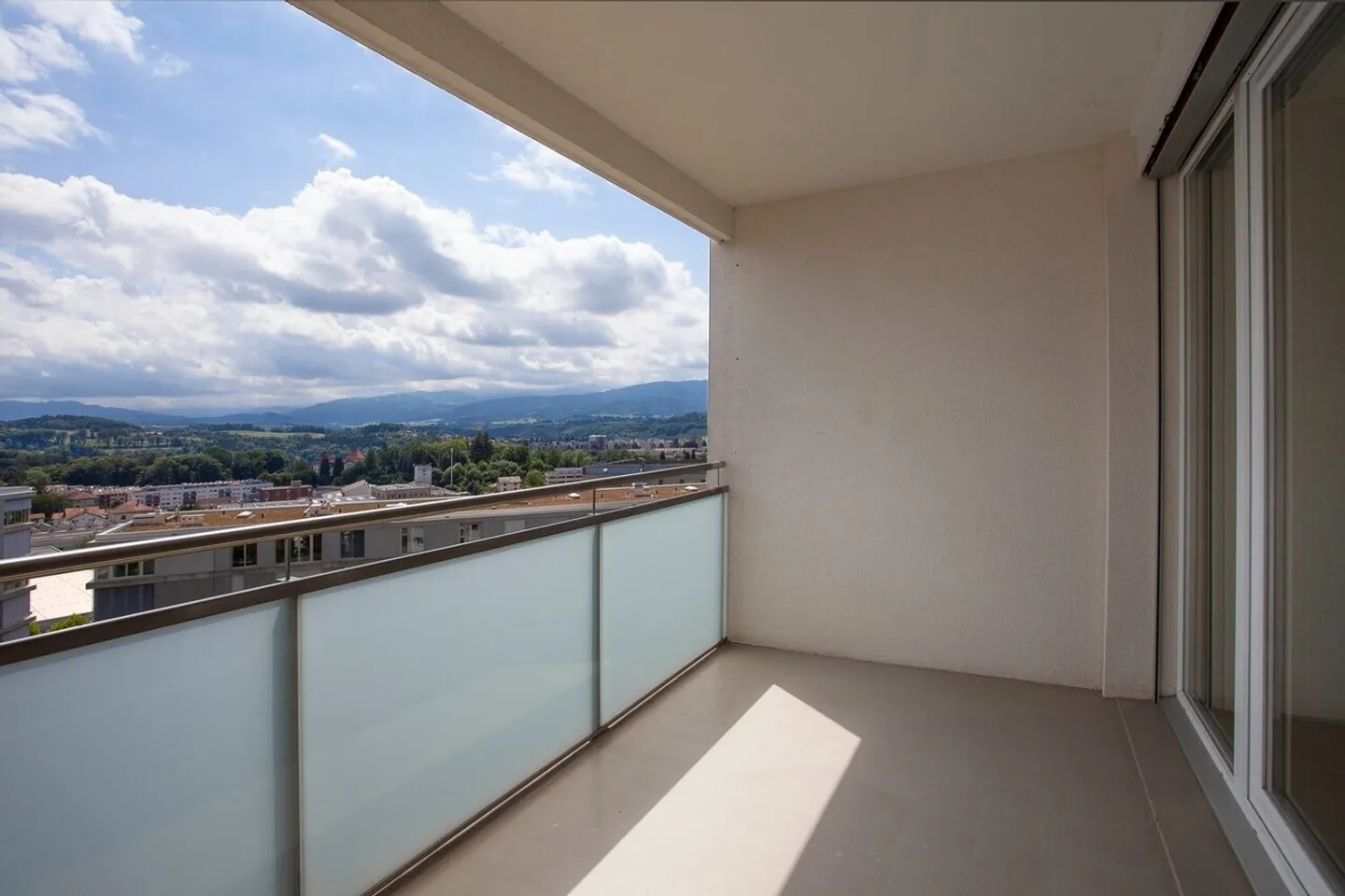 Appartement rénové de 3,5 pièces à Fribourg ! - Photo 8 sur 8