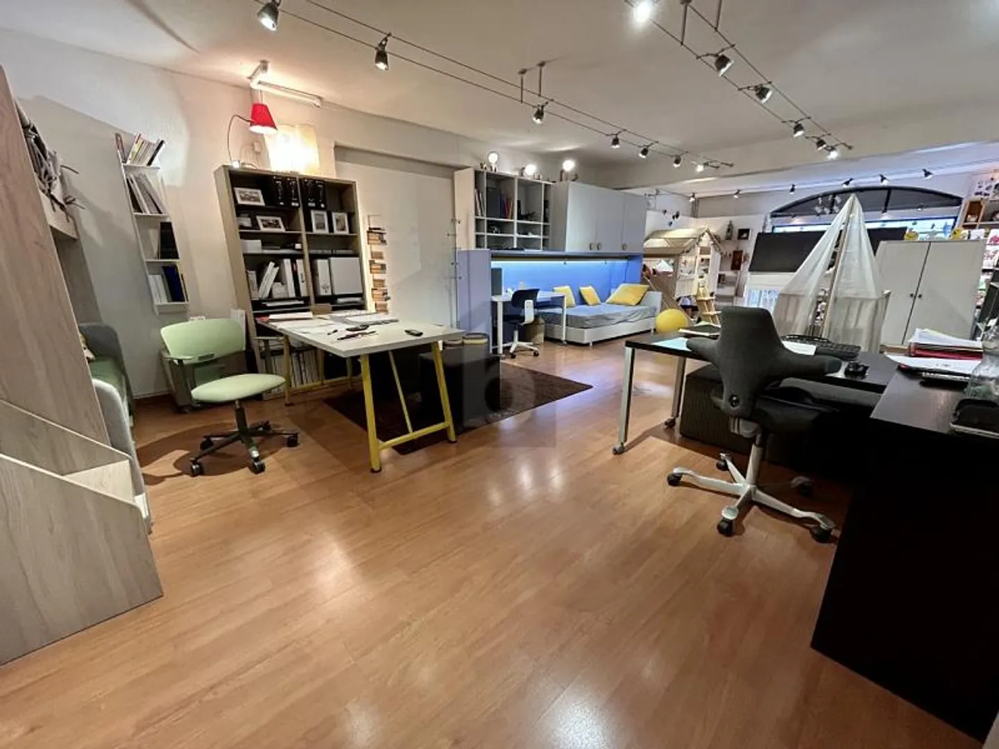 Commercio 5 stanze - Foto 2 di 6