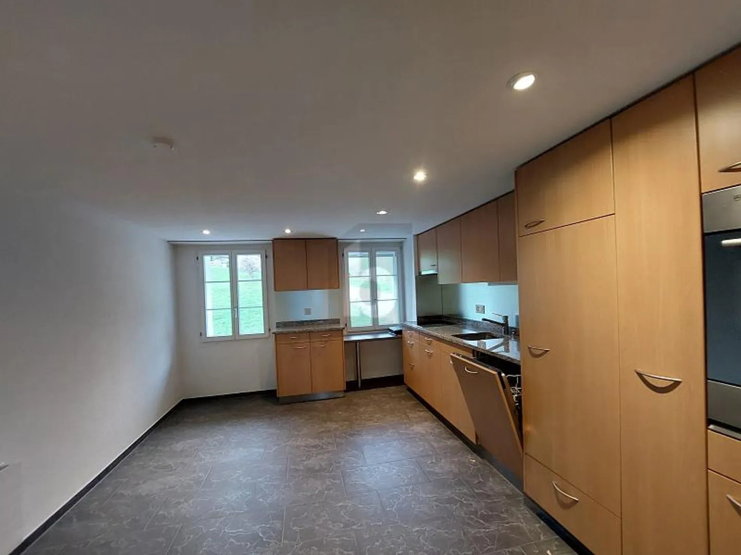 4.5 Room Apartment - Photo 3 of 6