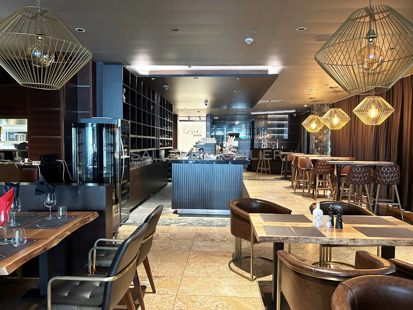 RESTAURANT/COMMERCIAL SPACE OF 418 M2 - Photo 1 of 21