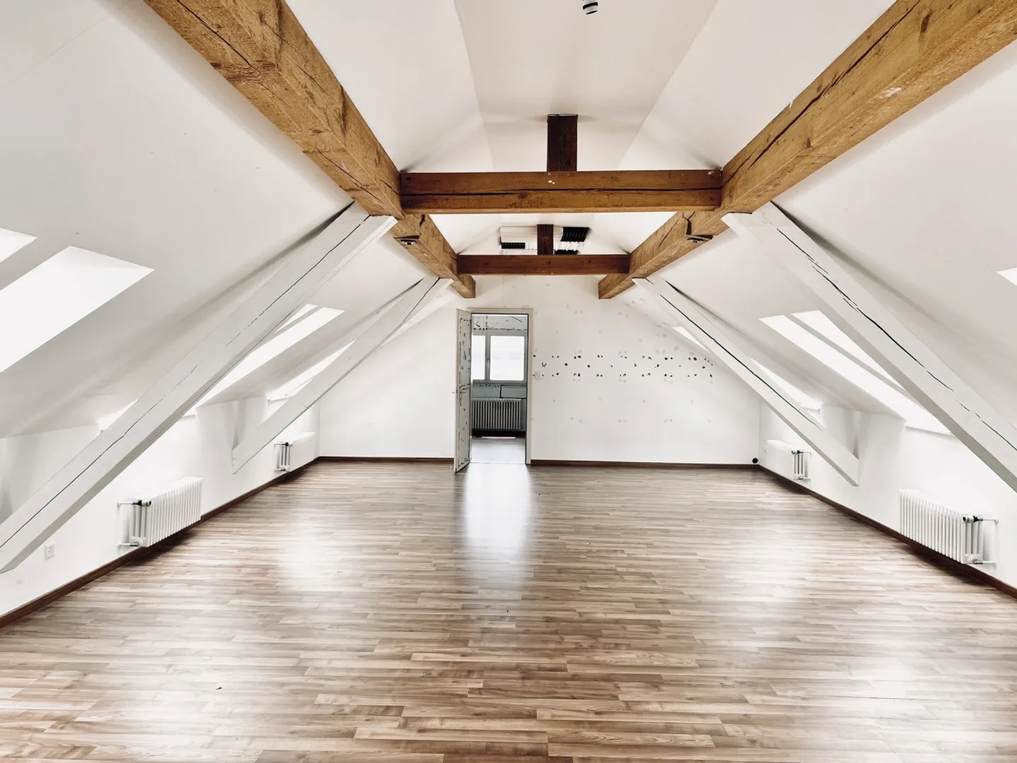 Spazi in affitto interessanti - ora disponibili! - Foto 3 di 8