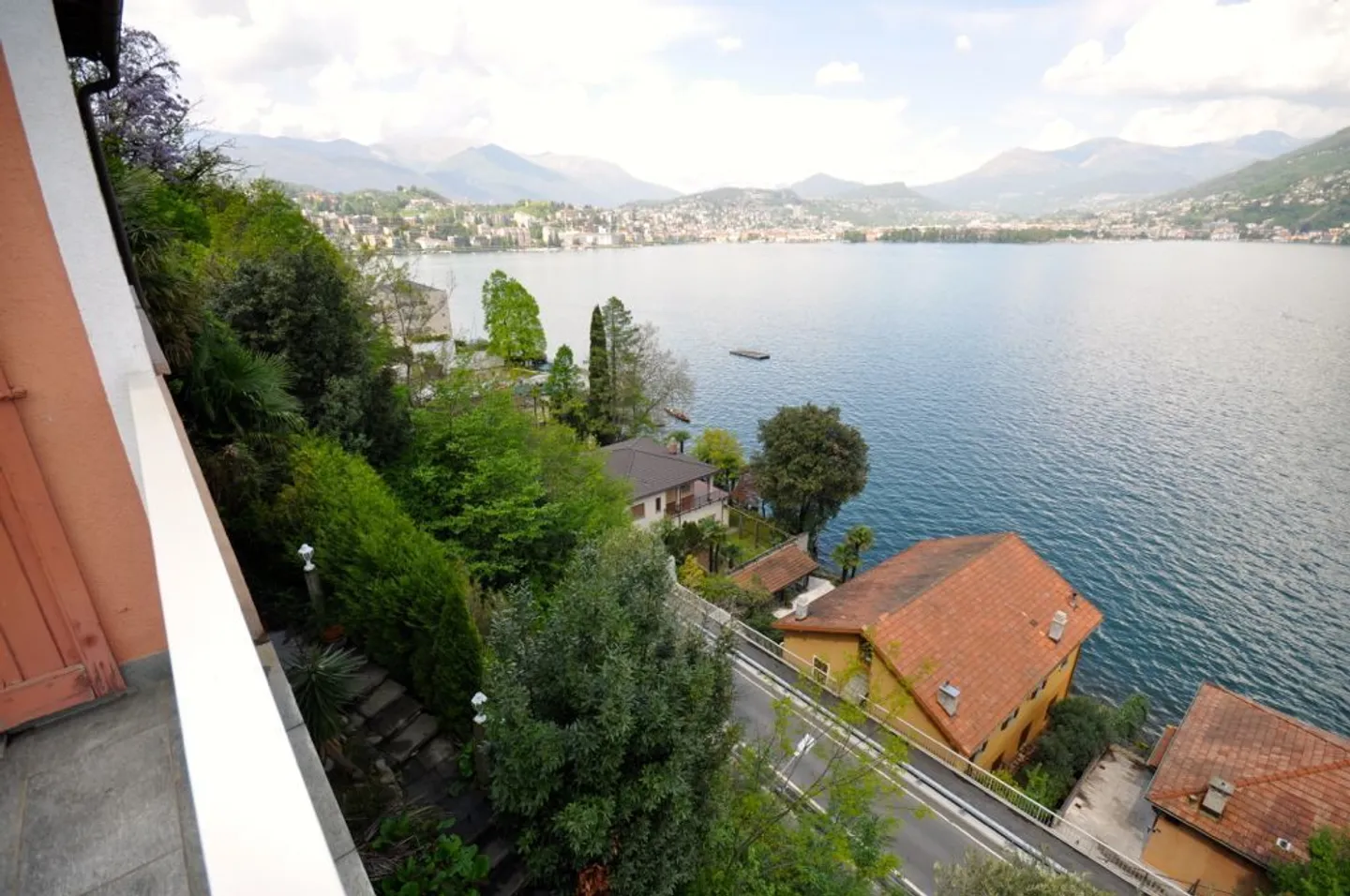 Plot with lake view and villa to be expanded or demolished in Paradiso - Photo 7 of 9