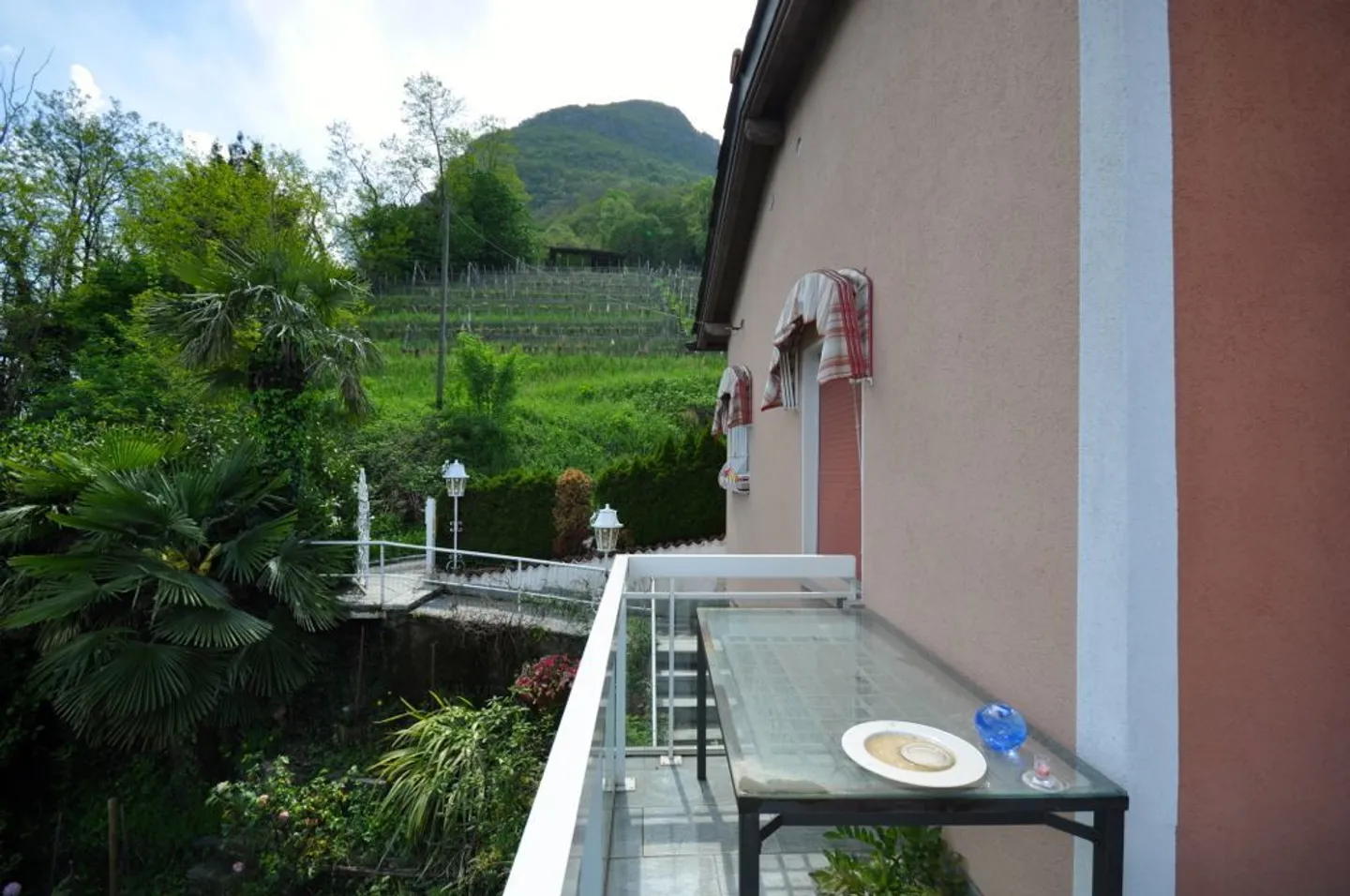 Plot with lake view and villa to be expanded or demolished in Paradiso - Photo 8 of 9