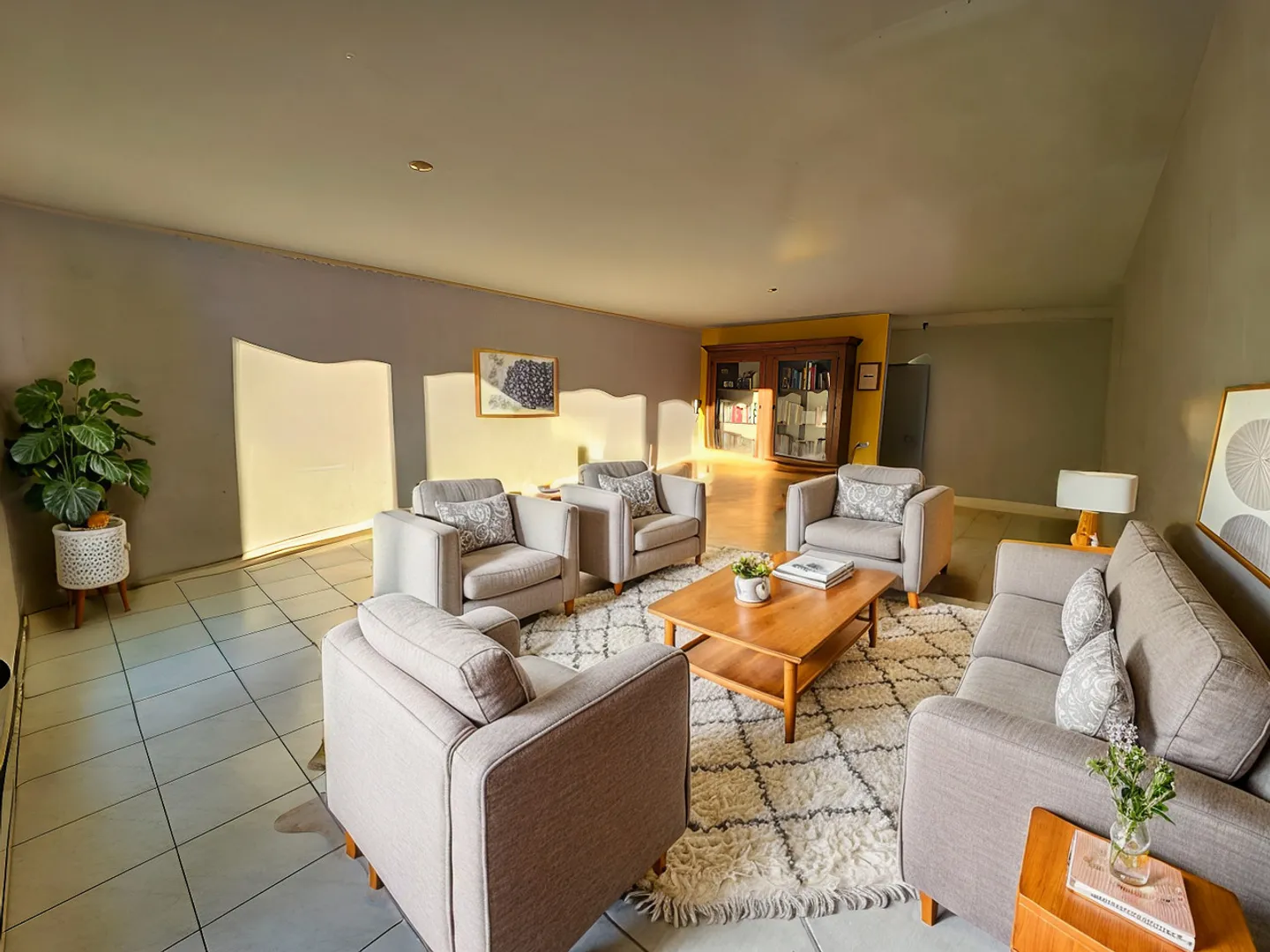 Charmante 4,5-Zimmer-Wohnung mit großer Terrasse in Gordola - Foto 1 von 12