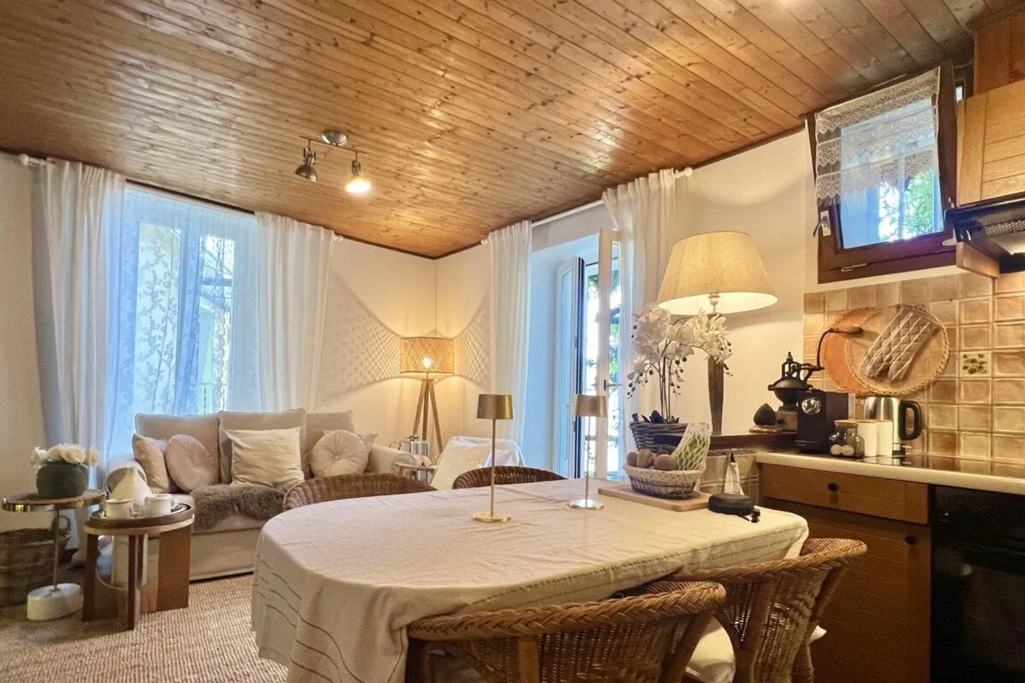 Affascinante casa di villaggio completamente arredata con giardino e vista lago - Foto 4 di 30