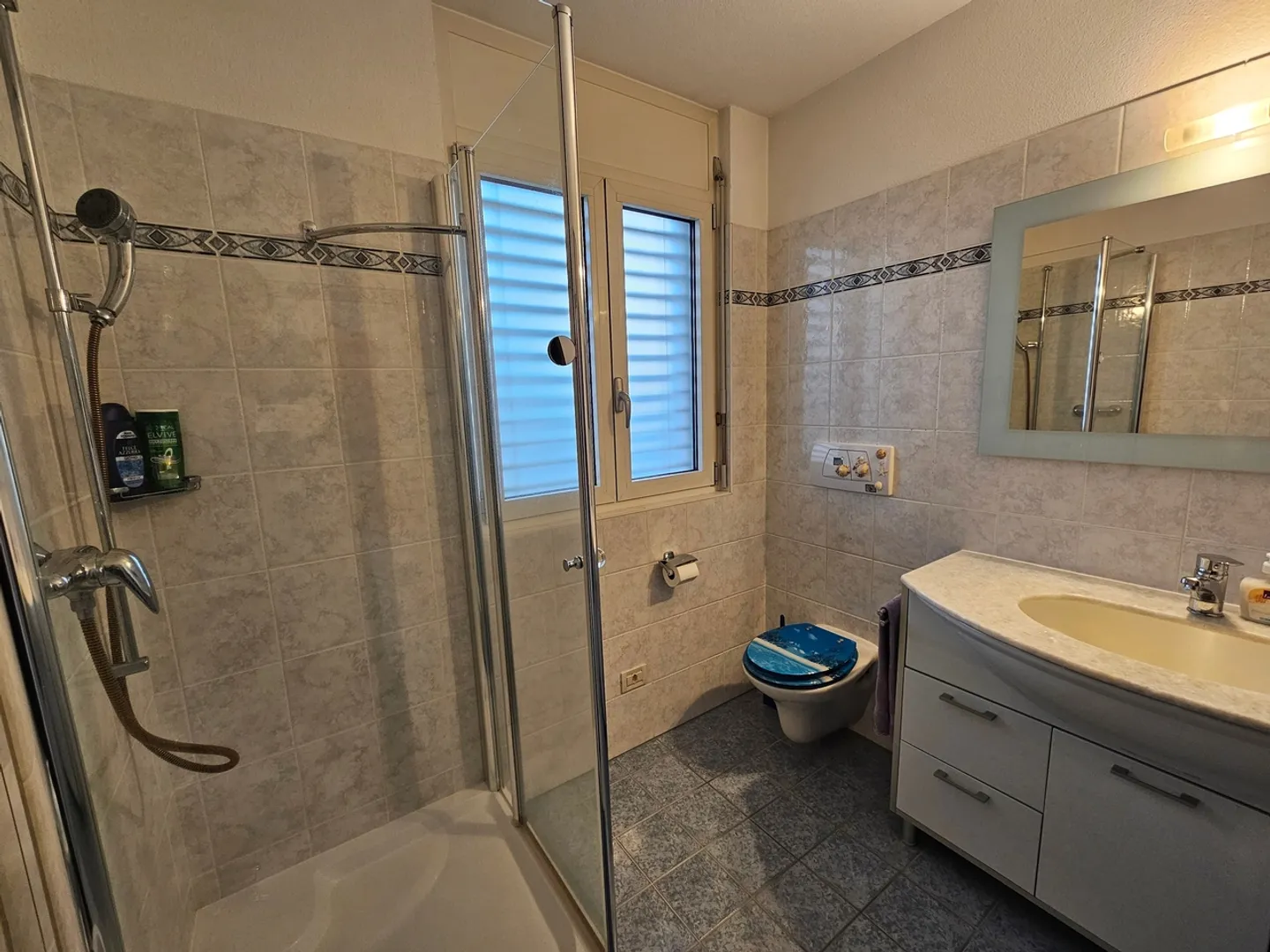 Charmante 4,5-Zimmer-Wohnung mit großer Terrasse in Gordola - Foto 8 von 12