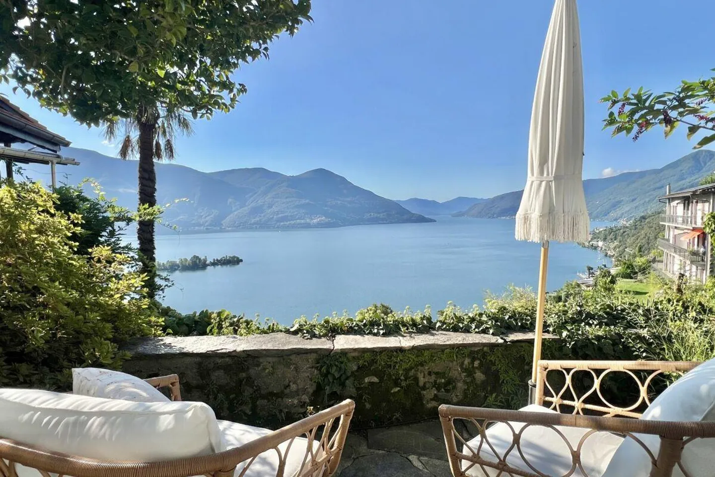 Affascinante casa di villaggio completamente arredata con giardino e vista lago - Foto 3 di 30