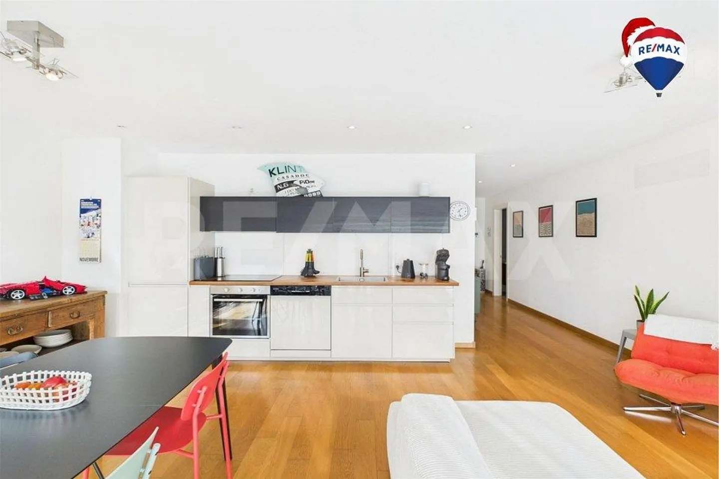 Modern 2-room apartment with cellar and parking space - Photo 1 of 13