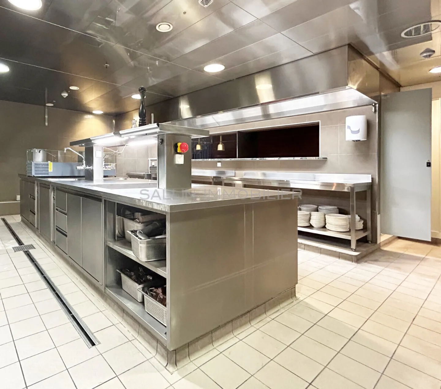 RESTAURANT/COMMERCIAL SPACE OF 418 M2 - Photo 14 of 21