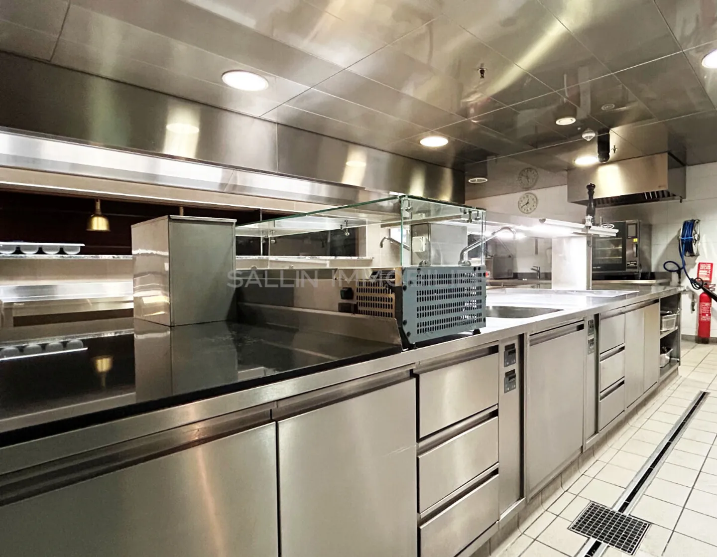 RESTAURANT/COMMERCIAL SPACE OF 418 M2 - Photo 15 of 21