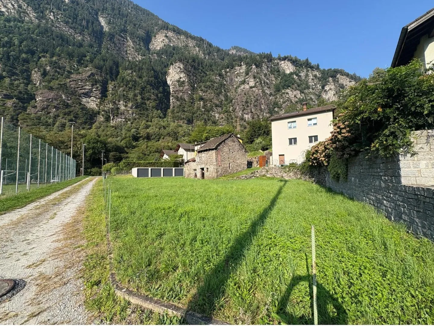 Magnificent flat plot awaits you - Photo 4 of 10