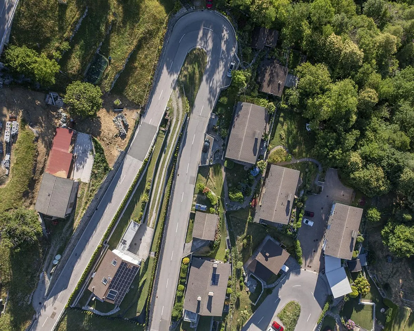 House with terrace idyll and Mediterranean garden flair - Photo 2 of 30