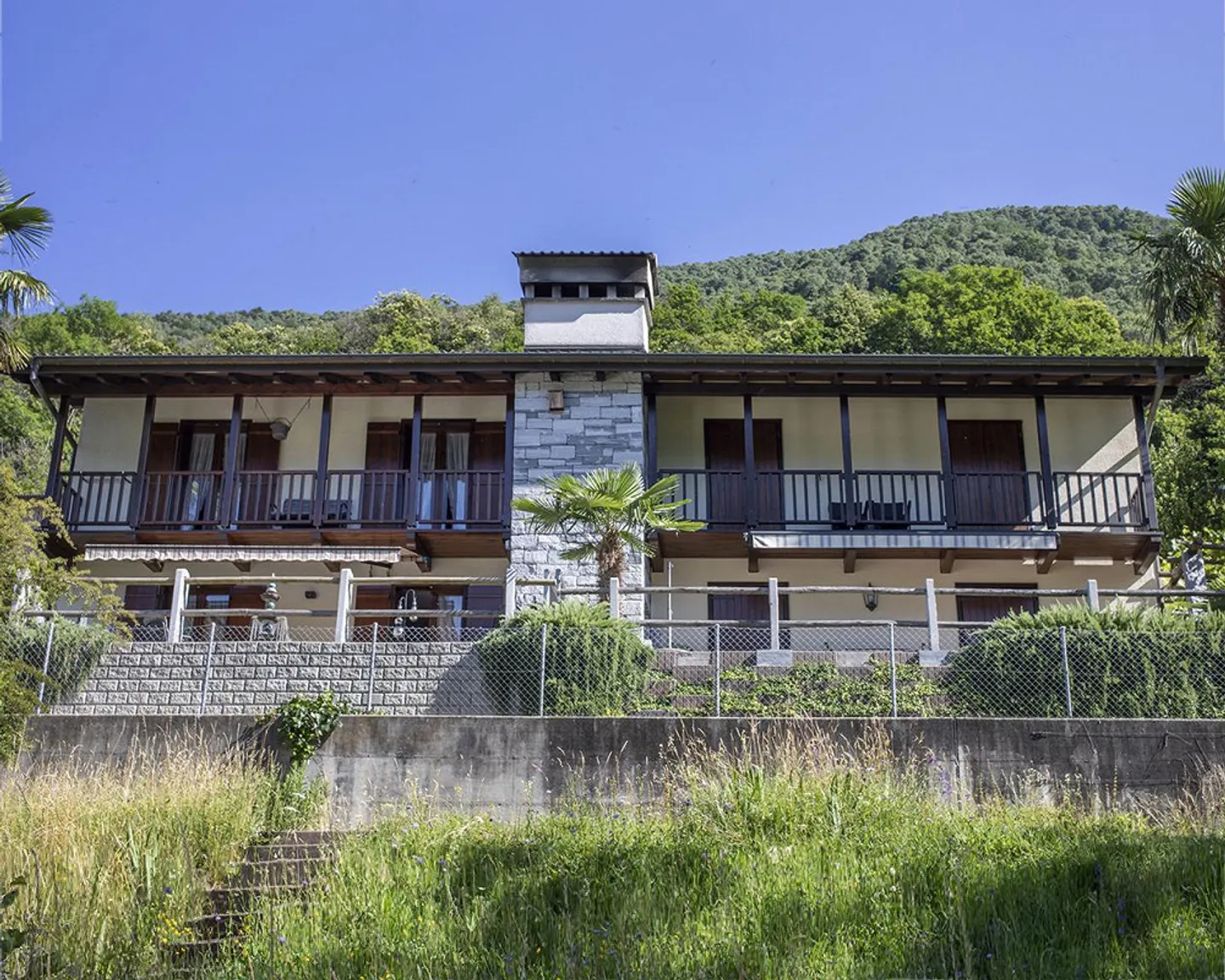 House with terrace idyll and Mediterranean garden flair - Photo 17 of 30