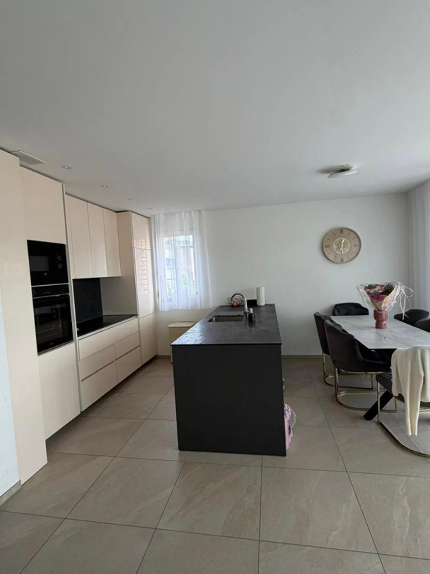 Dreamlike 3½-room apartment on the 1st floor for rent - Photo 3 of 9