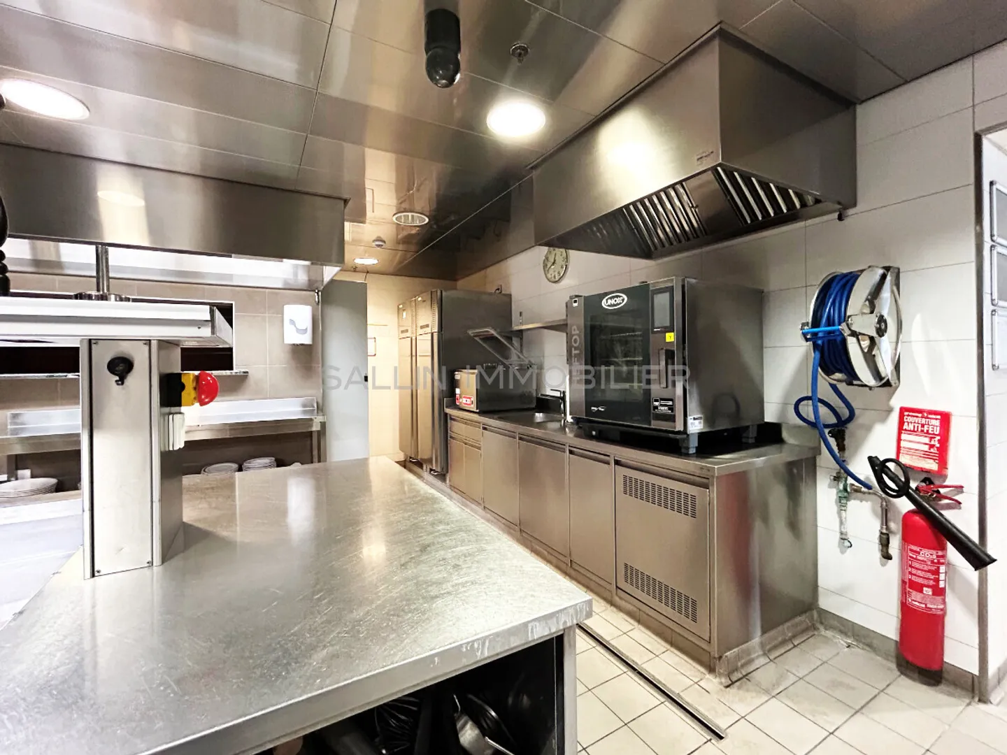 RESTAURANT/COMMERCIAL SPACE OF 418 M2 - Photo 17 of 21