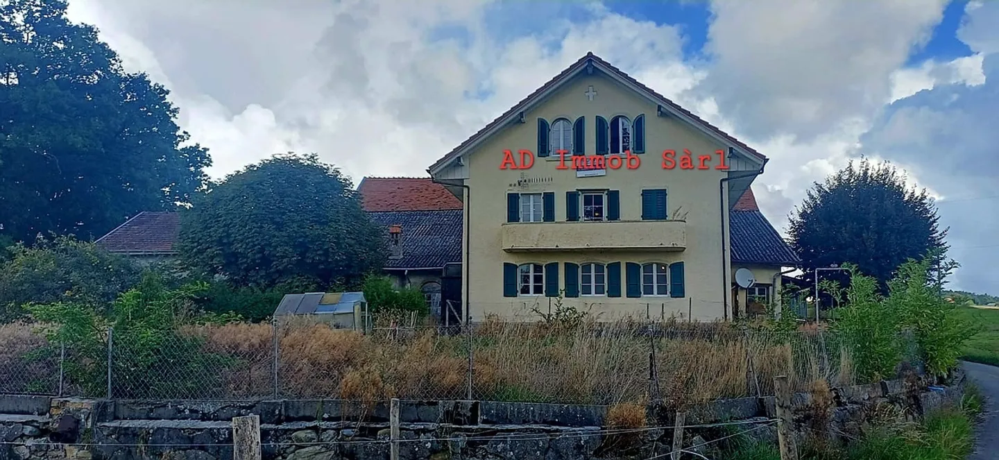 Ferme à grand potentiel. Pour famille ou investisseur. 4700 m2 - Photo 2 sur 15
