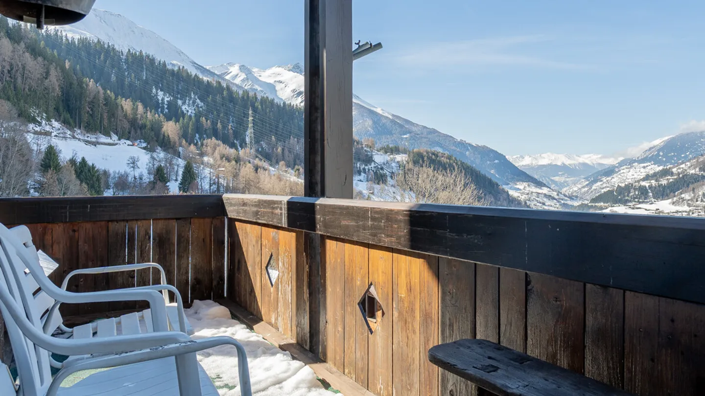Cozy 3.5-room apartment with a magnificent view of the Walliser mountains - Photo 6 of 9