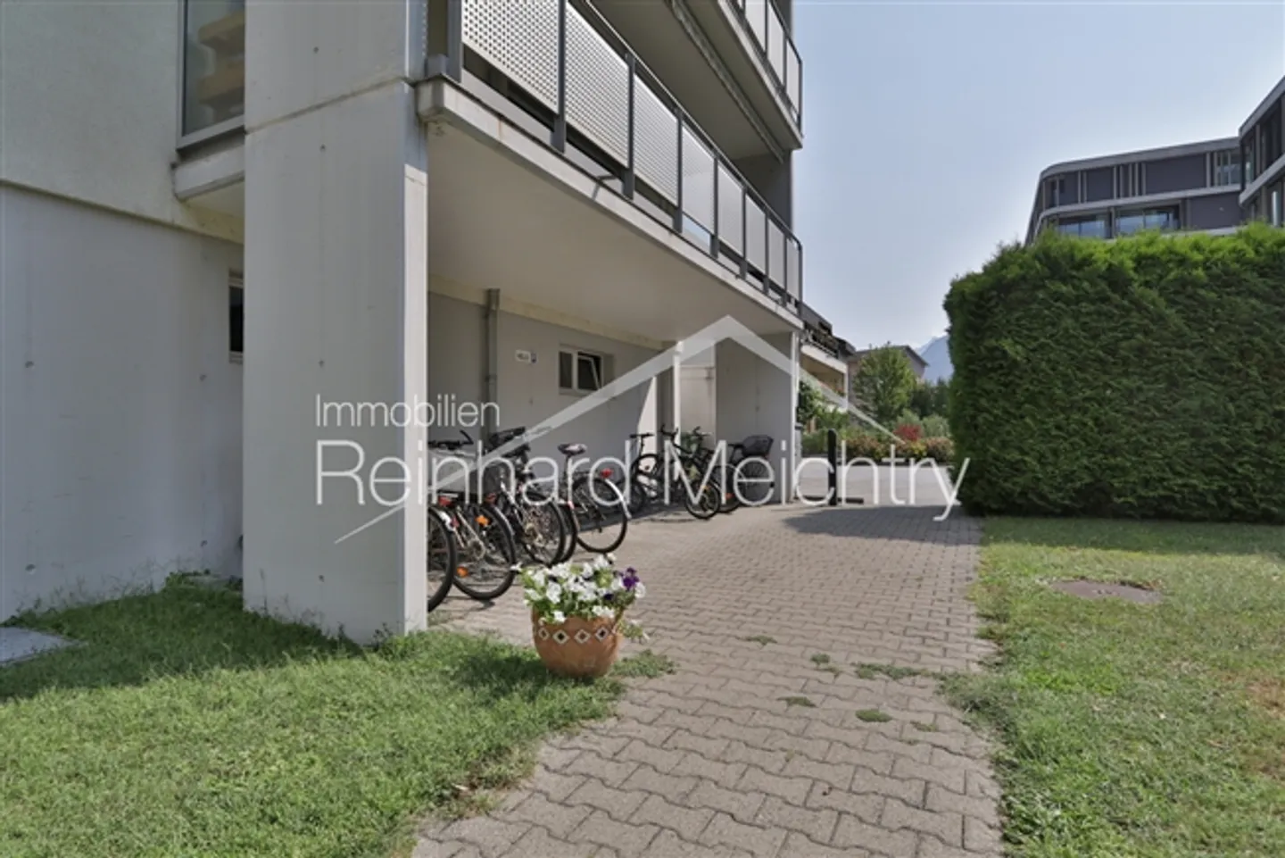 Appartement de location 3,5 pièces à 5 minutes de la gare NEAT et de LONZA - Photo 4 sur 20