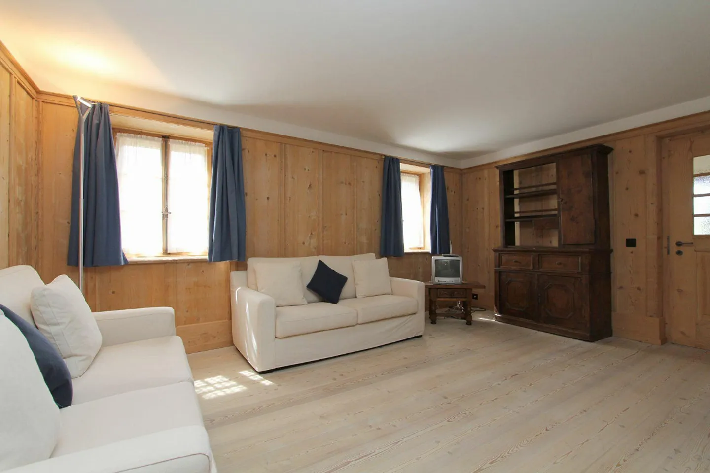 Chesa Aurora - Photo 4 of 8