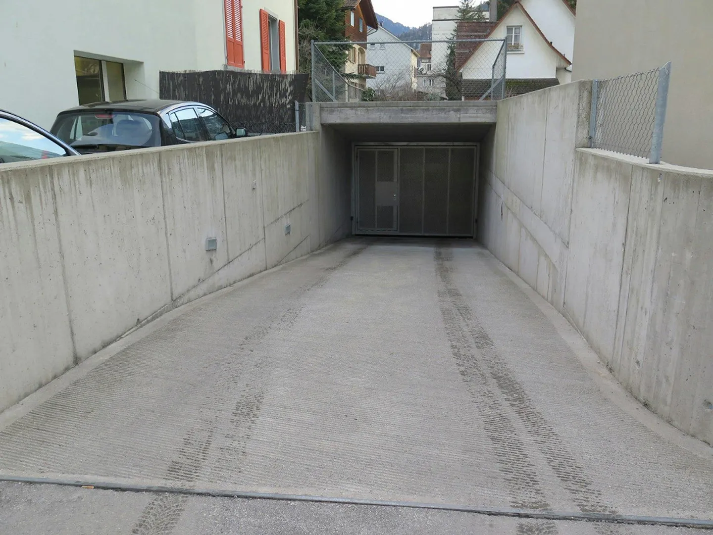 Autoeinstellplatz nähe Hauptbahnhof zu vermieten - Foto 2 von 5