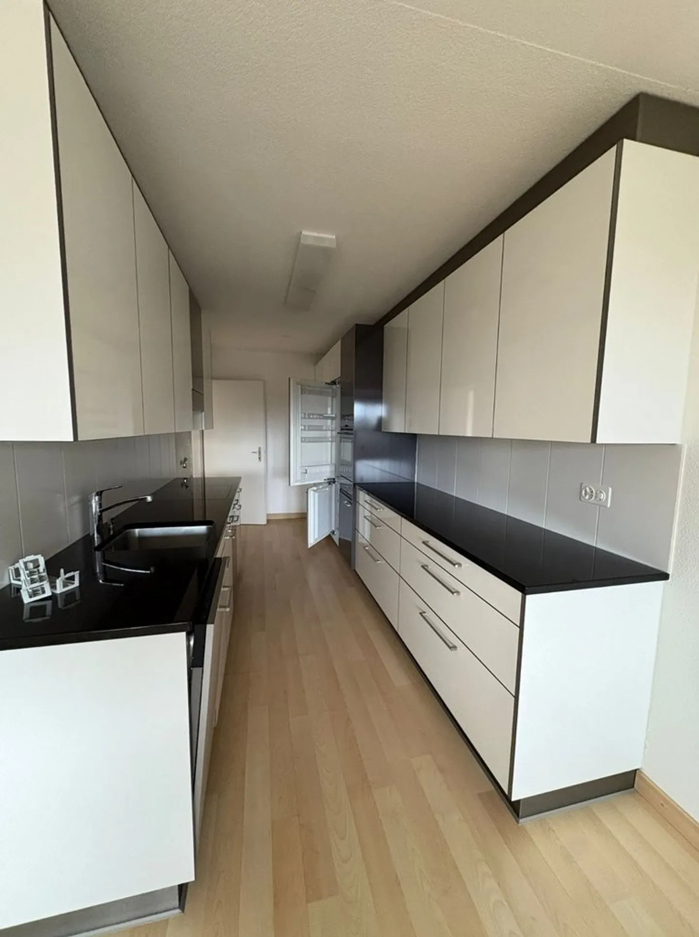 Votre nouveau chez-vous avec vue - 4,5 pièces au 7ème étage de Liebrüti - Photo 2 sur 10