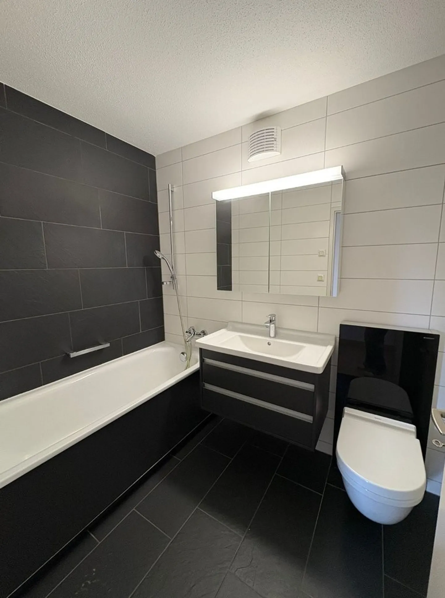 Votre nouveau chez-vous avec vue - 4,5 pièces au 7ème étage de Liebrüti - Photo 8 sur 10