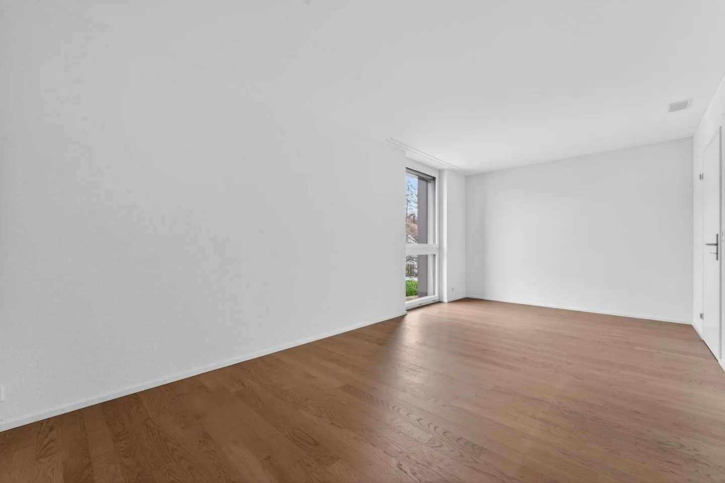 Ampio appartamento di 4,5 stanze con grande terrazza - Foto 4 di 24